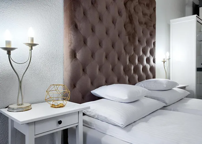 1899 By Platinum Apartment